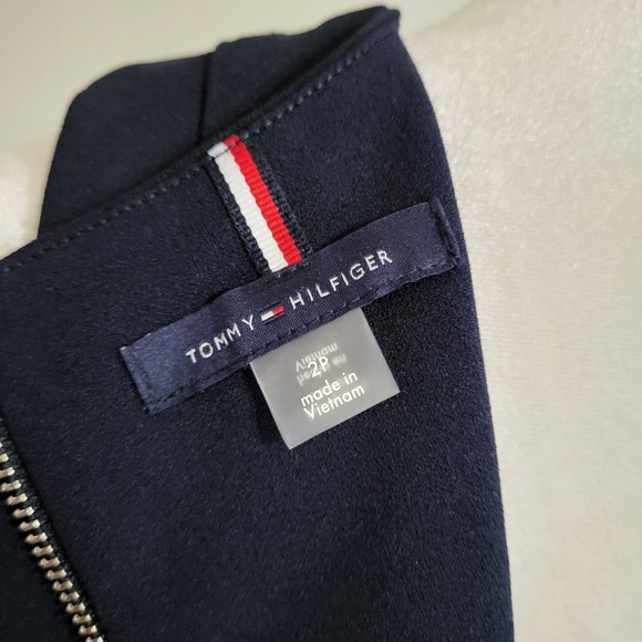 NWT Tommy Hilfiger navy belted sleeveless dress with button accent pockets Sz 2P - Picture 15 of 15